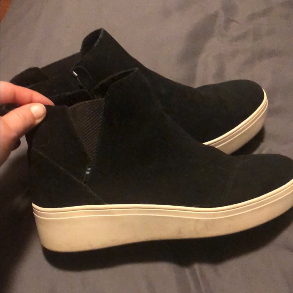Toms Black and White Sneakers with Platform Sole